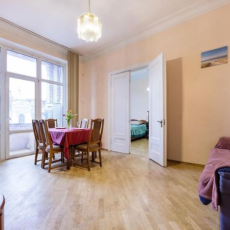 קייב Apartment With Lovely View מראה חיצוני תמונה